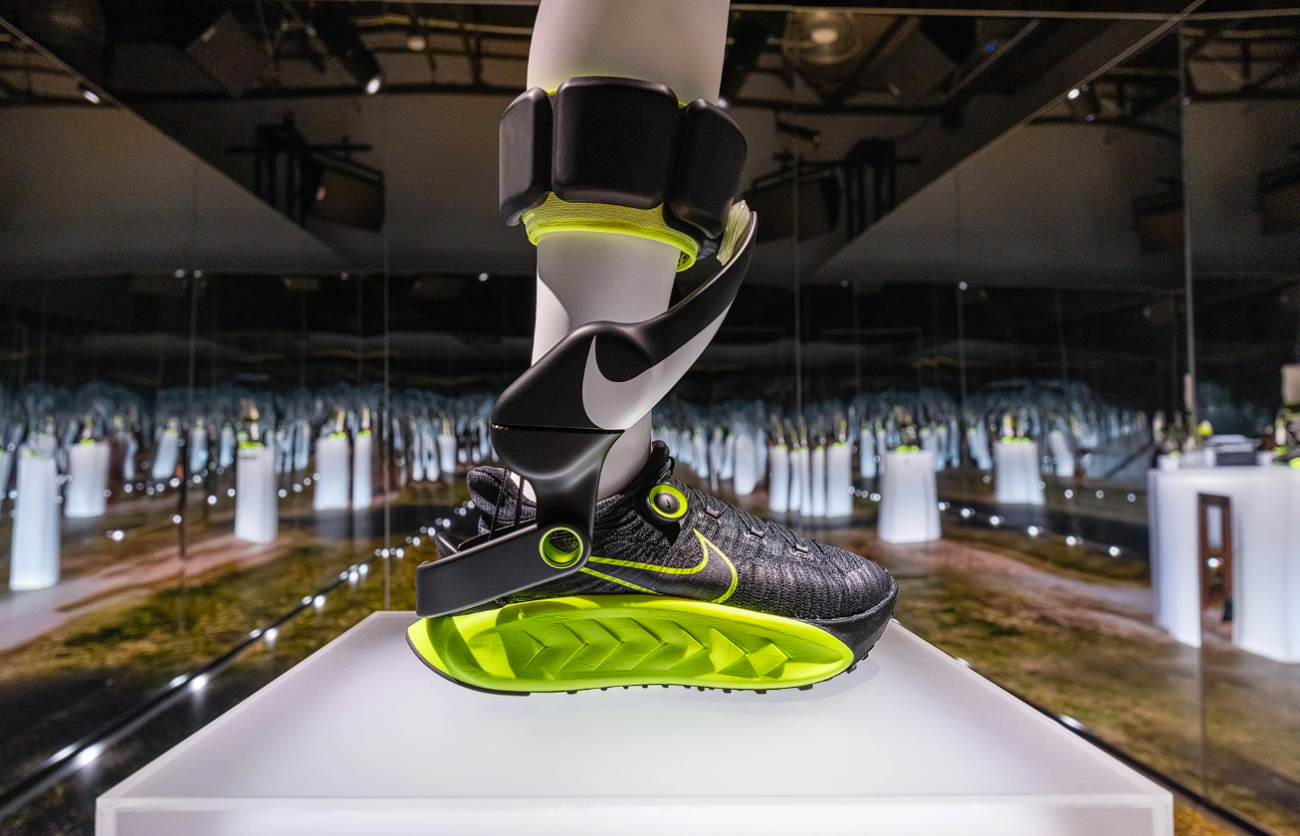 耐克推出“全球首款动力鞋系统” 走路时额外提供30%推力- 科技与体育